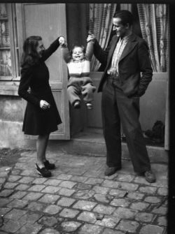 Michelle avec BV et leur fils Patrick en 1944 dans la Villa des fauvettes à Ville d'Avray